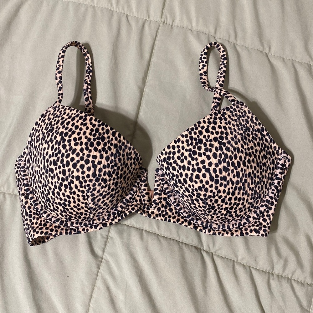 Shade and Shore Leopard Print Swim Top Size 34C